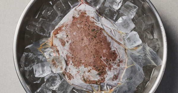 冷凍されたお肉は「氷水で解凍する」って本当？